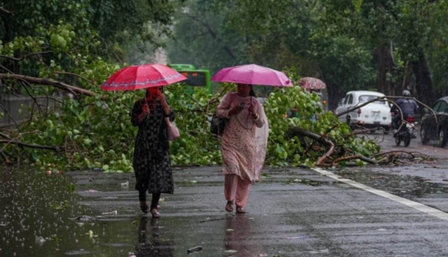 west-bengal-weather-update-humid-heat-north-bengal-heavy-rain-forecast