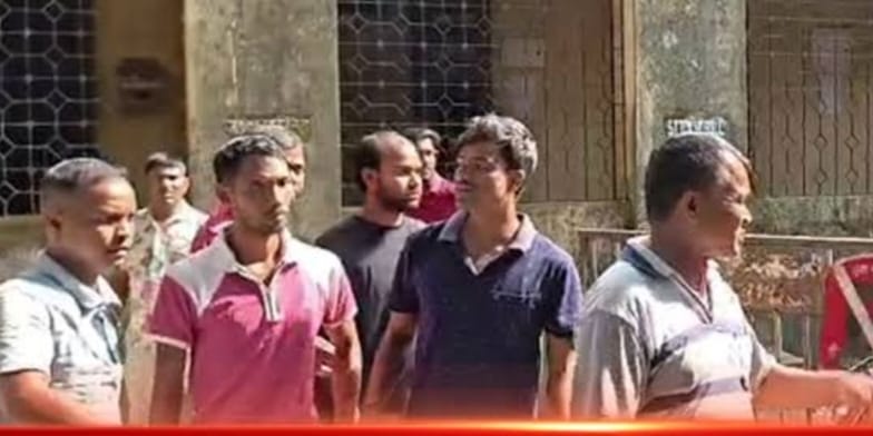 গীতালদহ পুলিশ ফাঁড়িতে হামলা-ভাঙচুর, গ্রেপ্তার ১২