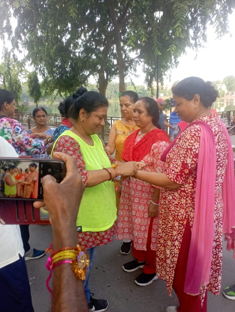 রাজ্যজুড়ে রাখিবন্ধন উৎসব, ভালোবাসা-স্নেহের বন্ধনে উদযাপন