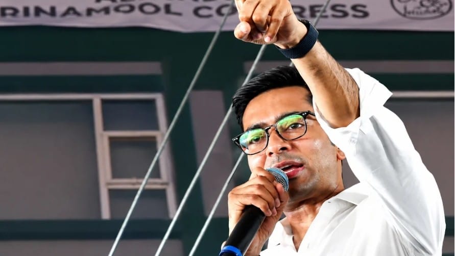 ক্যামাক স্ট্রিটে অভিষেকের দফতরে বিলবোর্ড অপসারণ ঘিরে উত্তেজনা, গ্রেপ্তার ১৩