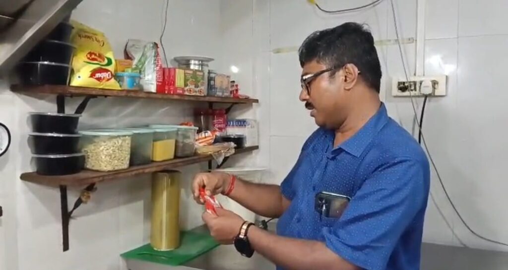 কোচবিহারে দামি রেস্তোরায় ফের প্রশাসনের অভিযান, মিলল অপরিচ্ছন্নতা