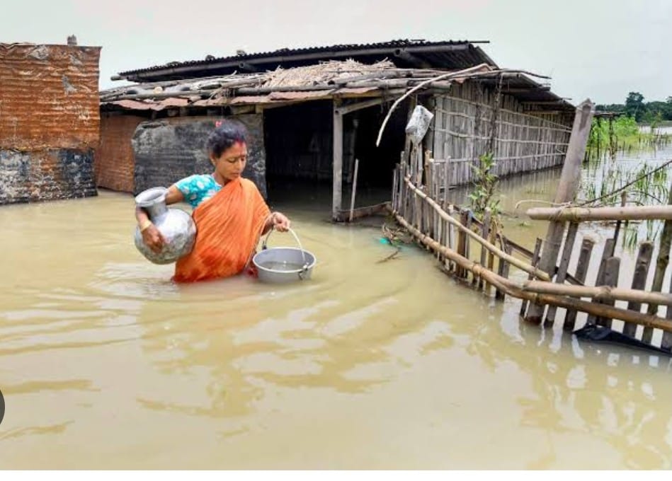 কেরলে অতি ভারী বৃষ্টি ও ভূমিধসে মৃত ৮, নিখোঁজ ৬ মৎস্যজীবী; ৮ জেলায় রেড অ্যালার্ট
