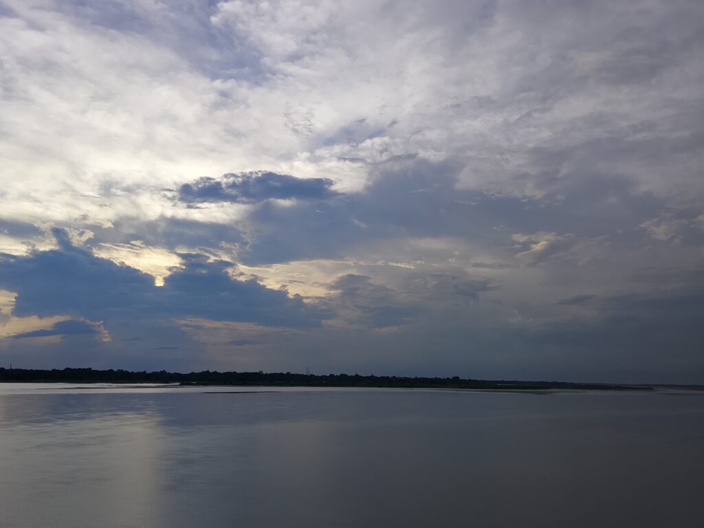 পশ্চিমবঙ্গজুড়ে বৃষ্টির পূর্বাভাস, দক্ষিণে ভ্যাপসা গরম—উত্তরে বজ্রবিদ্যুৎসহ বৃষ্টির সম্ভাবনা