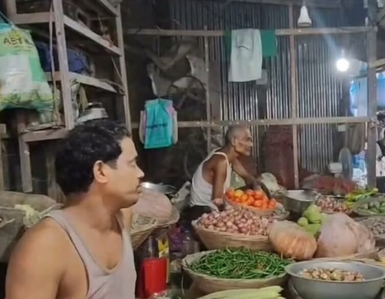 চাঁদা ও হুমকির অভিযোগে উত্তাল বামনহাট, অনির্দিষ্টকালের জন্য বাজার বন্ধ