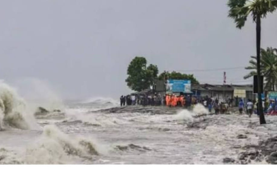 পশ্চিমবঙ্গের আবহাওয়ায় বড় পরিবর্তন, উত্তরবঙ্গে ভারী বৃষ্টির সতর্কতা
