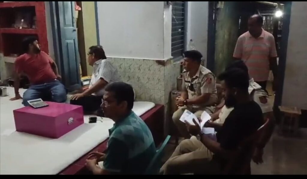 খাদ্যসামগ্রীর দাম নিয়ন্ত্রণে কোচবিহারে কড়া নজরদারি, খাদ্য দপ্তর-পুলিশের যৌথ অভিযান
