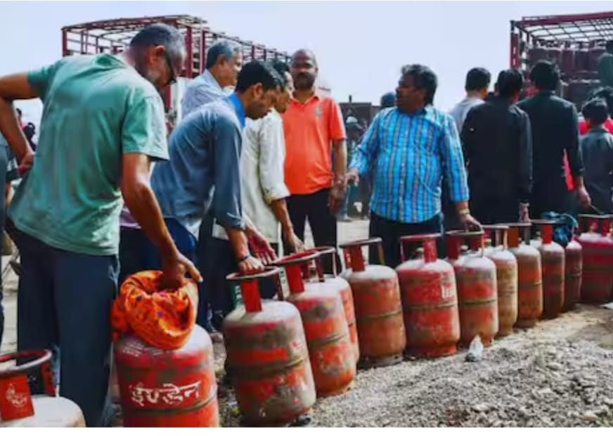 ১ সেপ্টেম্বর ২০২৬ থেকে LPG, e-KYC, FD-এর সুদ, ITR এবং বিদেশযাত্রার ডিজিটাল ইমিগ্রেশন নিয়ে কী কী পরিবর্তন হতে পারে? জেনে নিন গুরুত্বপূর্ণ আপডেট।