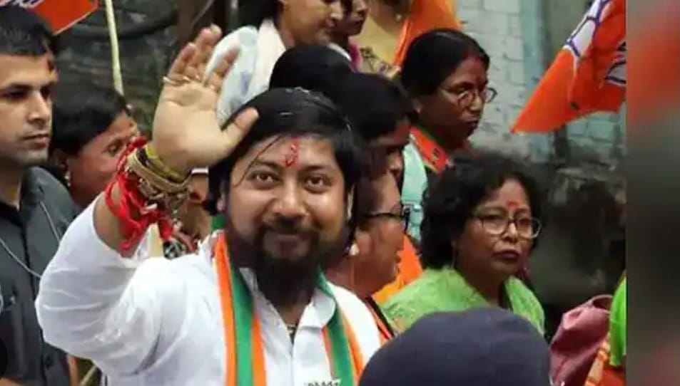 দিনহাটায় নবীনবরণ অনুষ্ঠানে নিশীথ প্রামাণিক, পড়ুয়াদের উজ্জ্বল ভবিষ্যতের শুভেচ্ছা