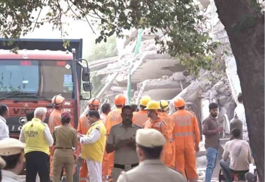 দিল্লির সত্য নিকেতনে পাঁচতলা PG ভবন ধস, মৃত ১, ধ্বংসস্তূপে বহুজন আটকে