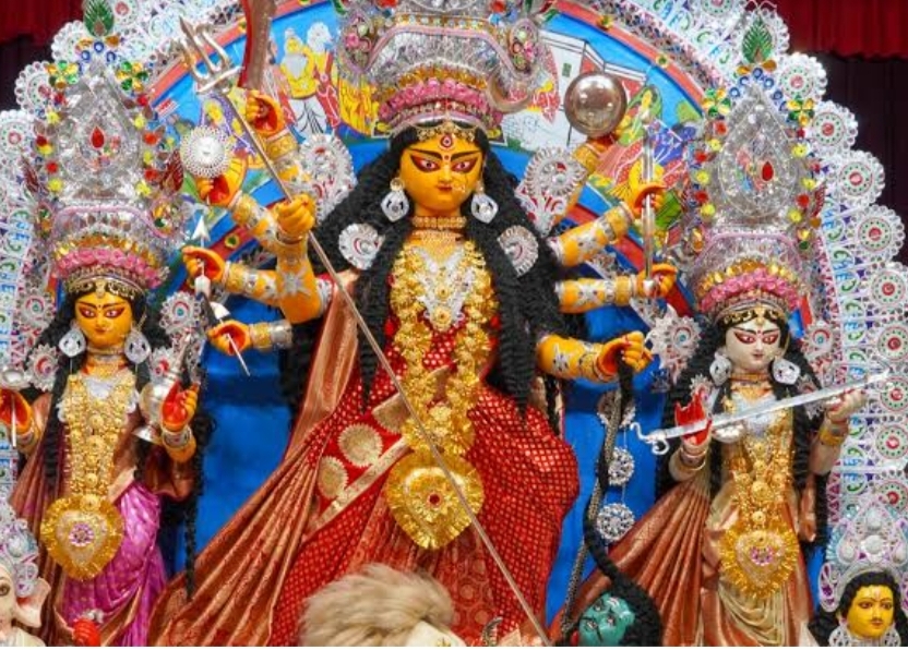 বড় বাজেটের পুজোয় সরকারি অনুদান নয়! মুখ্যমন্ত্রীর আবেদনে সাড়া কলকাতার একাধিক পুজো কমিটির