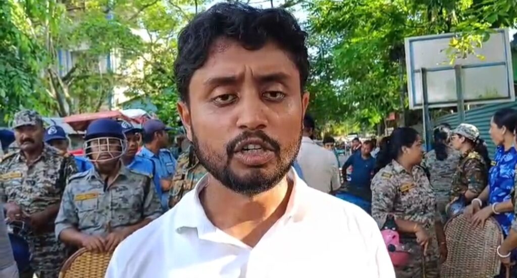 SFI সম্মেলনে হামলার অভিযোগ, কোচবিহারে পুলিশ সুপারের দপ্তর ঘেরাও