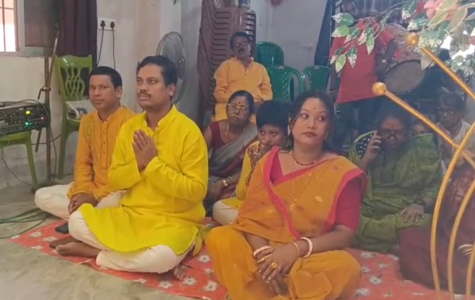 মন্দার মোড়ে নয়, পার্থপ্রতিম রায়ের বাসভবনে ‘আমরা কজন’-এর গণেশ পুজো