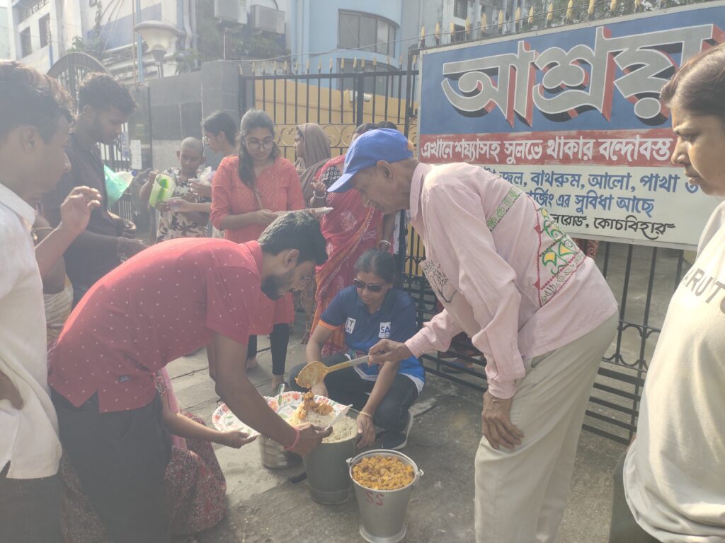 পান্নালাল শাহের স্মরণে ‘অন্নদাতা’, ৬৭ জনকে বিনামূল্যে সকালের আহার