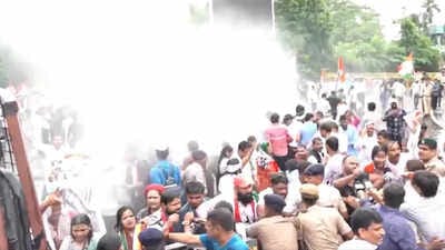 ভোট চুরির অভিযোগে দেশজুড়ে কংগ্রেসের বিক্ষোভ, আটক গৌরব গগৈ