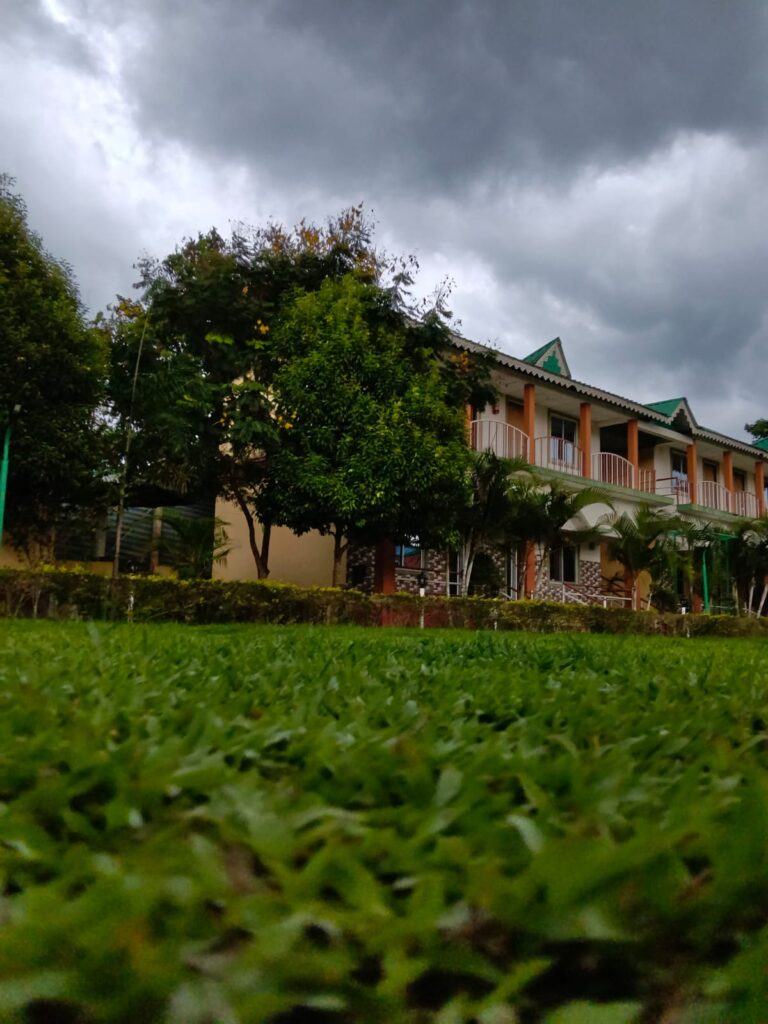 আজও বৃষ্টির সম্ভাবনা, মেঘলা আকাশে ভ্যাপসা গরমের অস্বস্তি