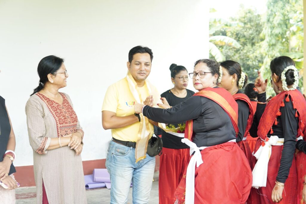 পুজোর আগে সুস্থ শরীরের বার্তা, সাগরদিঘি মুক্তমঞ্চে সৃষ্টি একাডেমীর ‘যোগা ও ড্যান্স’