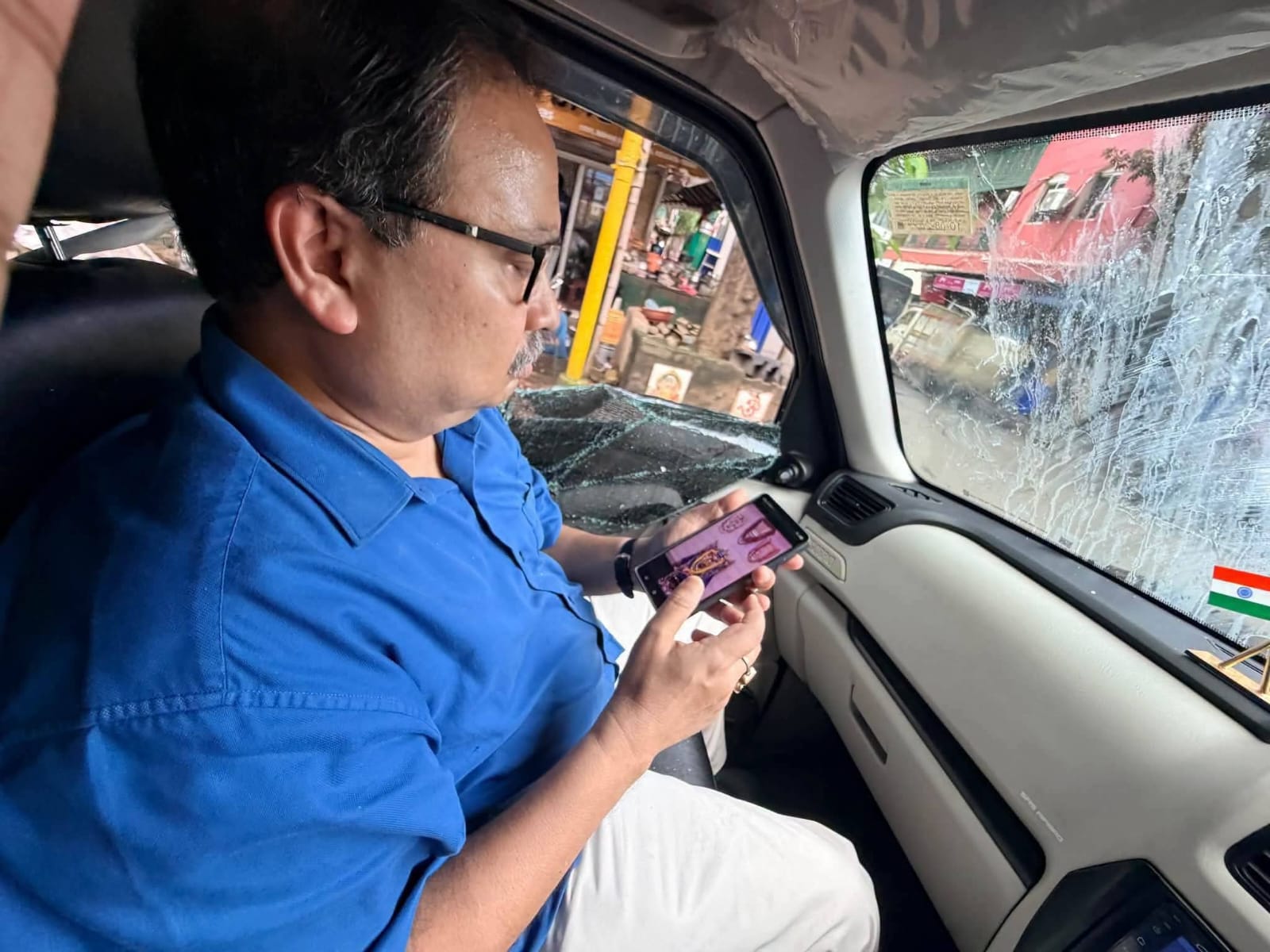 কুণাল ঘোষের গাড়িতে হামলার অভিযোগ, উত্তরপাড়ায় ডিম-পাথর ছোড়ার দাবি