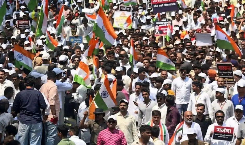 উদ্ধব-রাজ ঠাকরের ‘বিরাট গর্জন মোর্চা’, SIR-EVM ইস্যুতে নির্বাচন কমিশনের বিরুদ্ধে বিরোধীরা