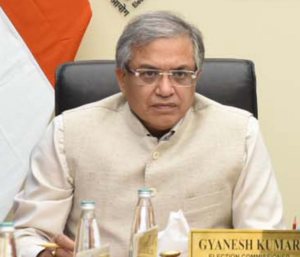 জ্ঞানেশ কুমারের পদত্যাগের দাবিতে দিল্লিতে চতুর্থ দিনের বিক্ষোভ, সুপ্রিম কোর্টে নির্বাচন কমিশনকে নোটিশ