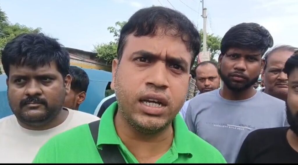 ঘুঘুমারিতে টোটো-বাস দ্বন্দ্ব, পারমিটের বৈধতা নিয়ে উত্তেজনা